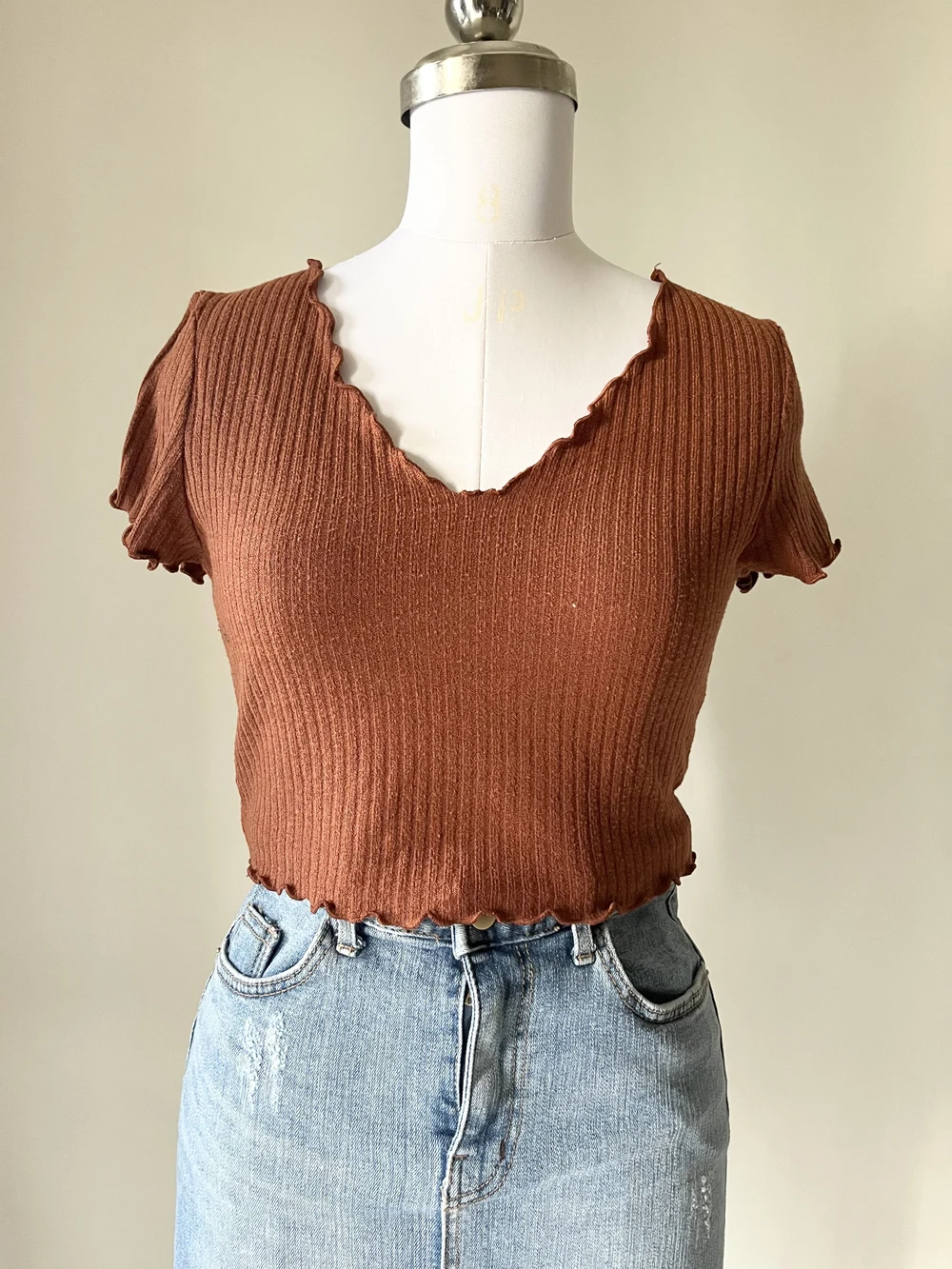 Brown lettuce rib top 
