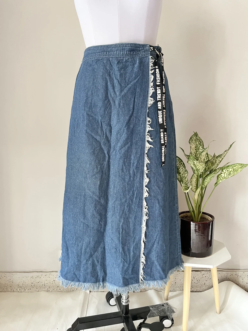 Korean-style maxi denim skirt 