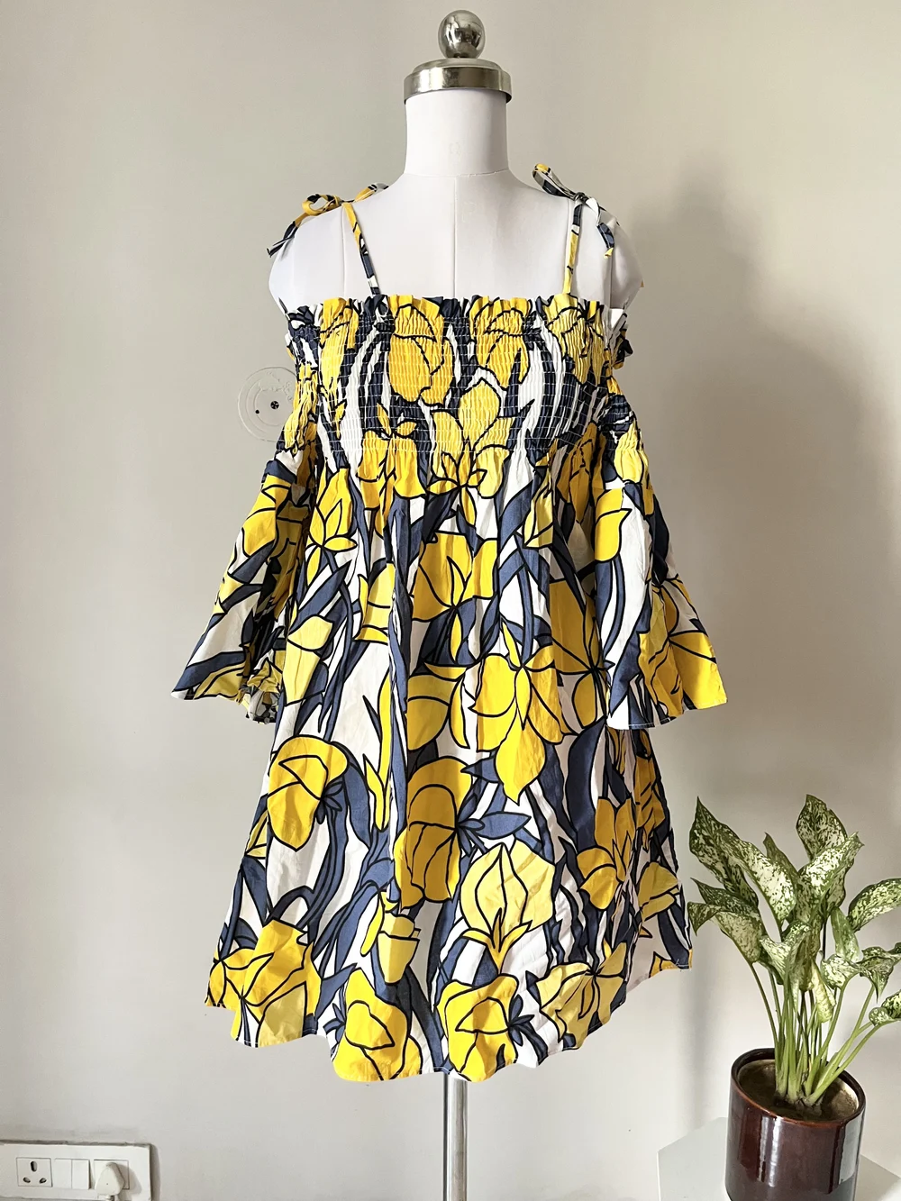 Yellow cold-shoulder printed dress