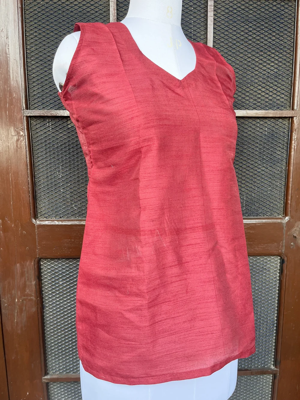 Wine sleeveless kurti