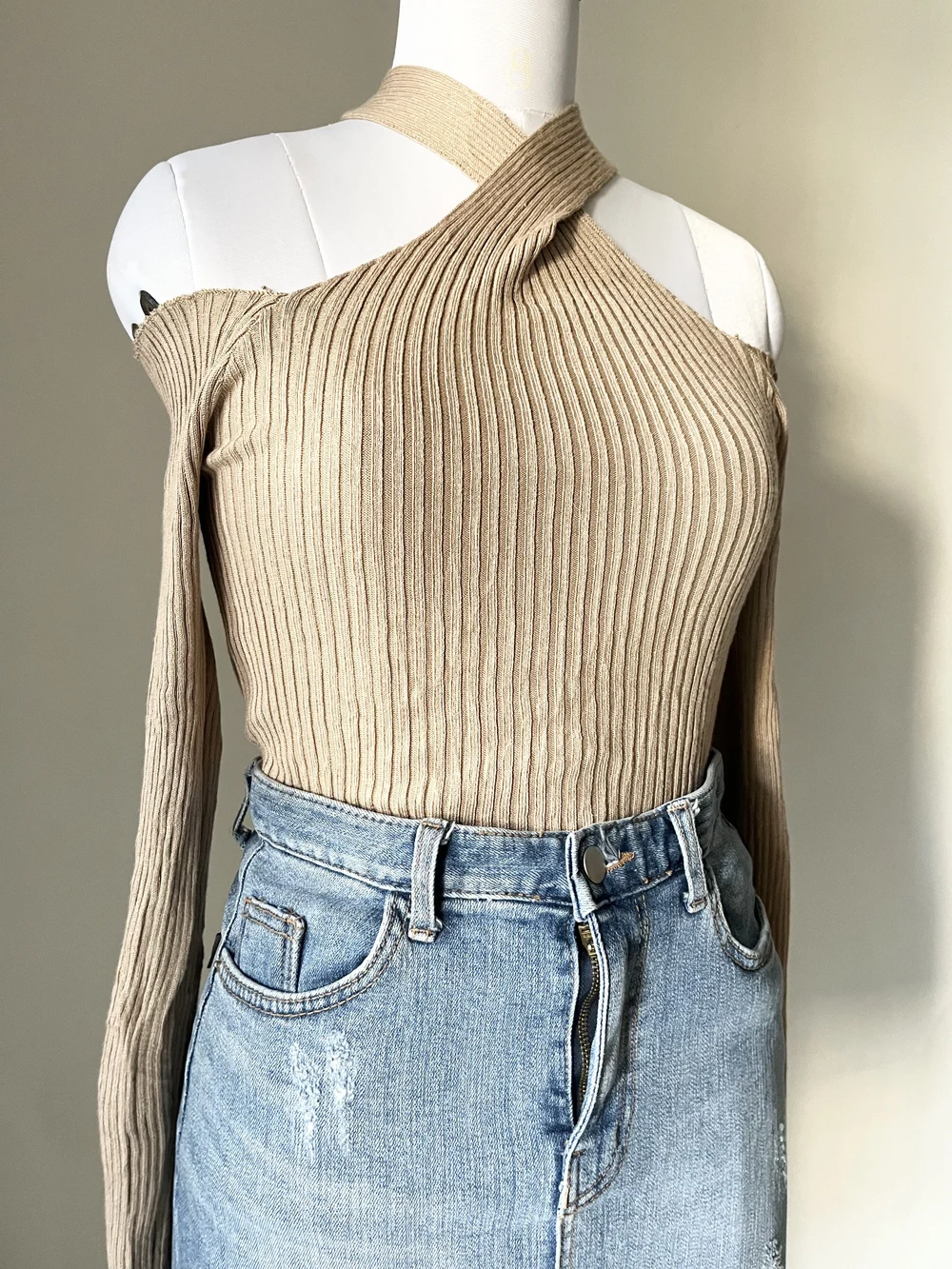 Criss-cross brown top