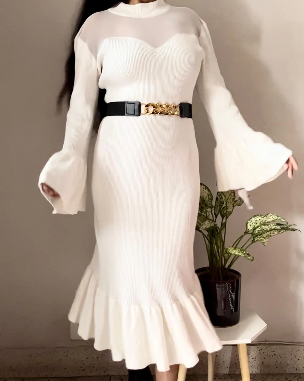 White ribbed bell sleeves dress 