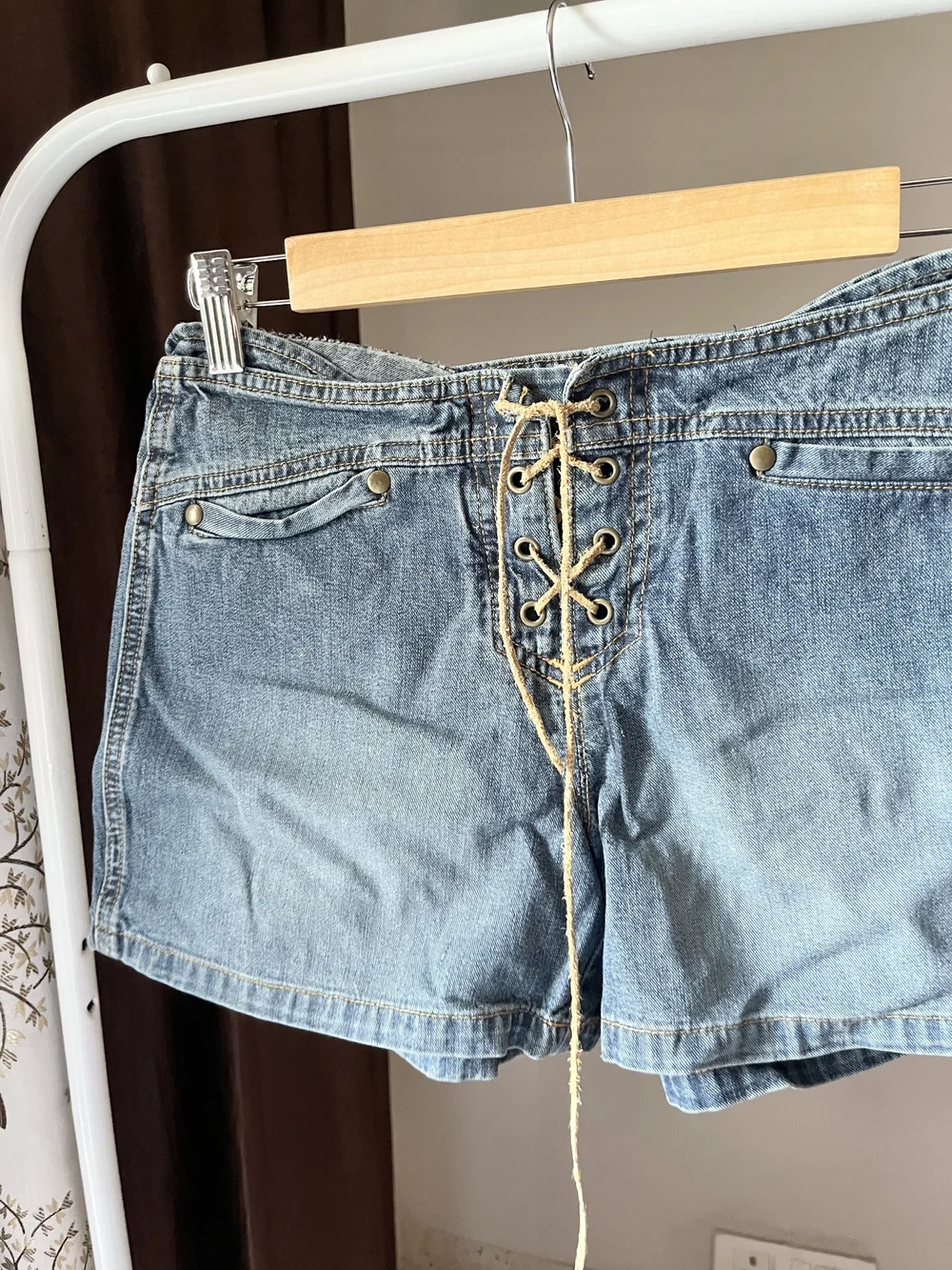 Tie-up blue shorts