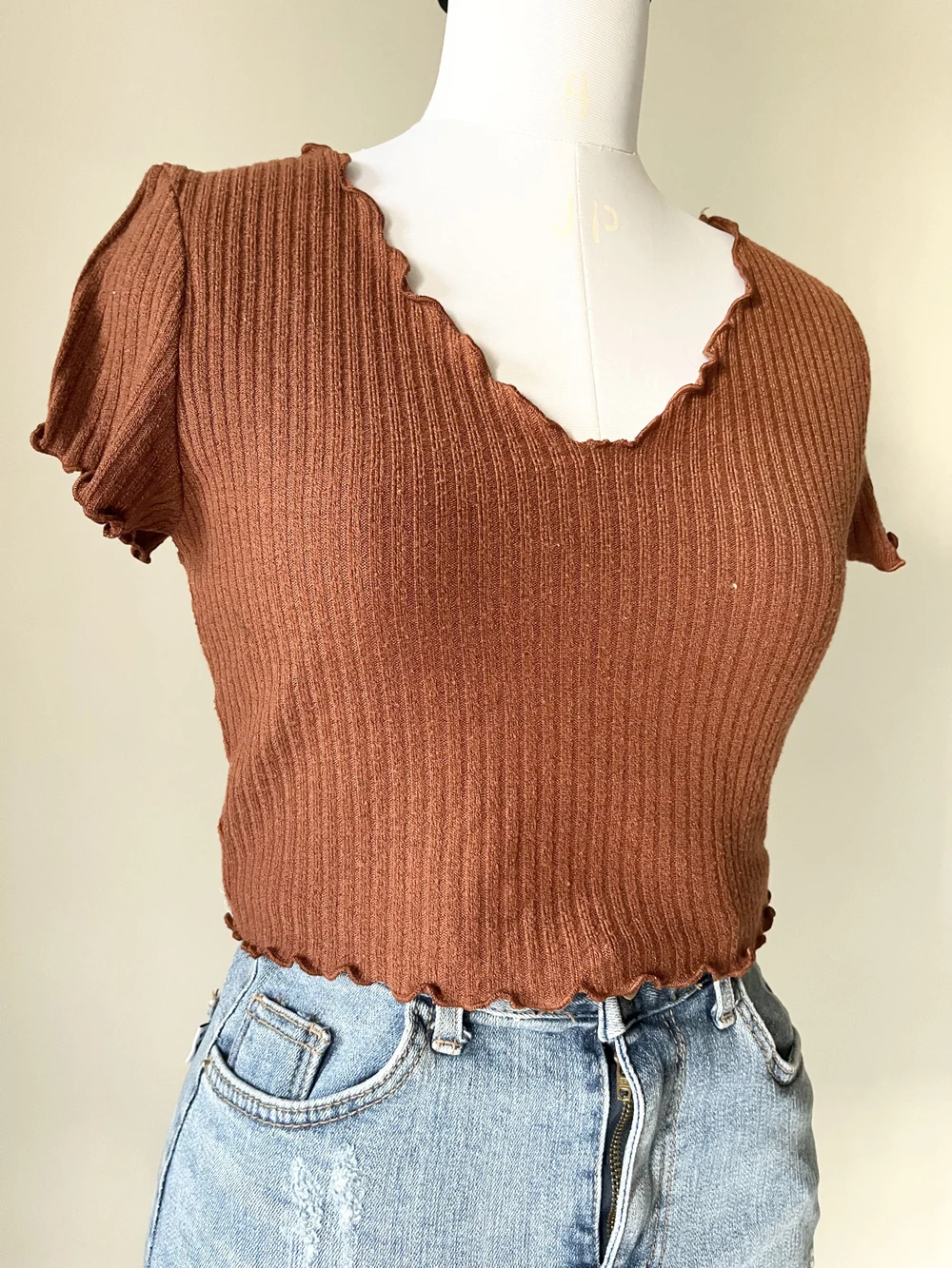 Brown lettuce rib top 