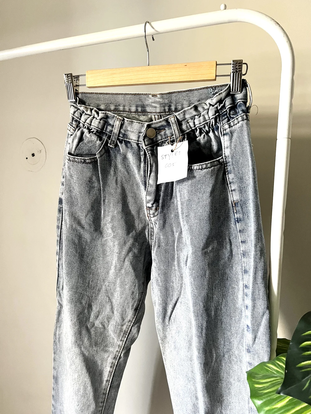 Dark shade highwaist denim 