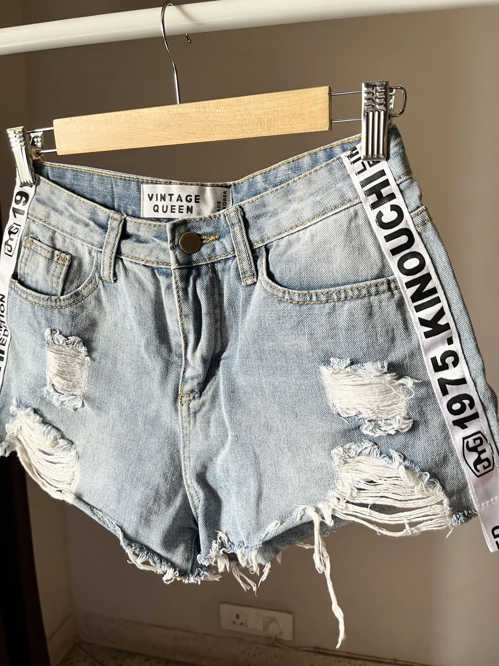 Printed stripe ripped shorts