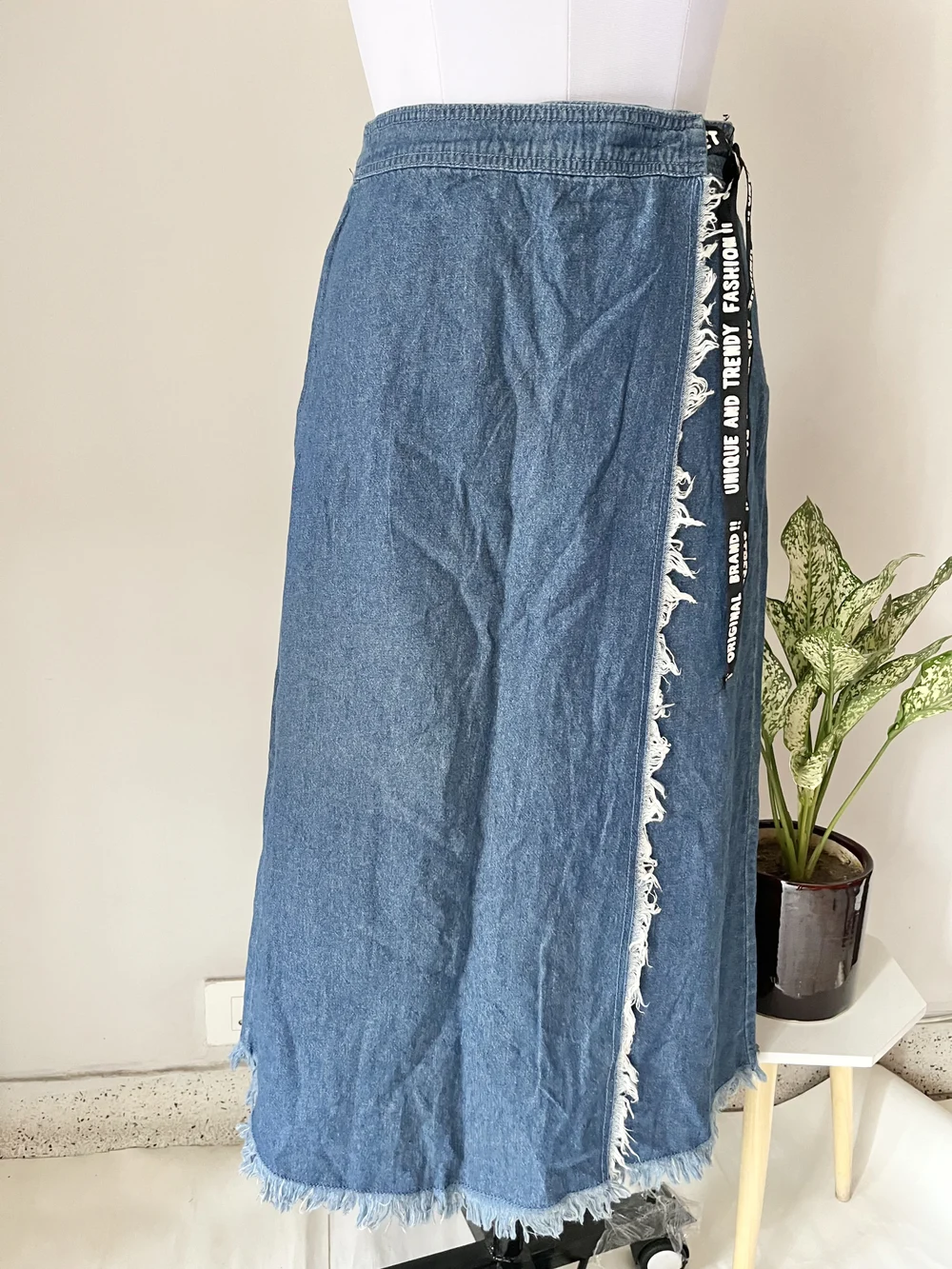 Korean-style maxi denim skirt 