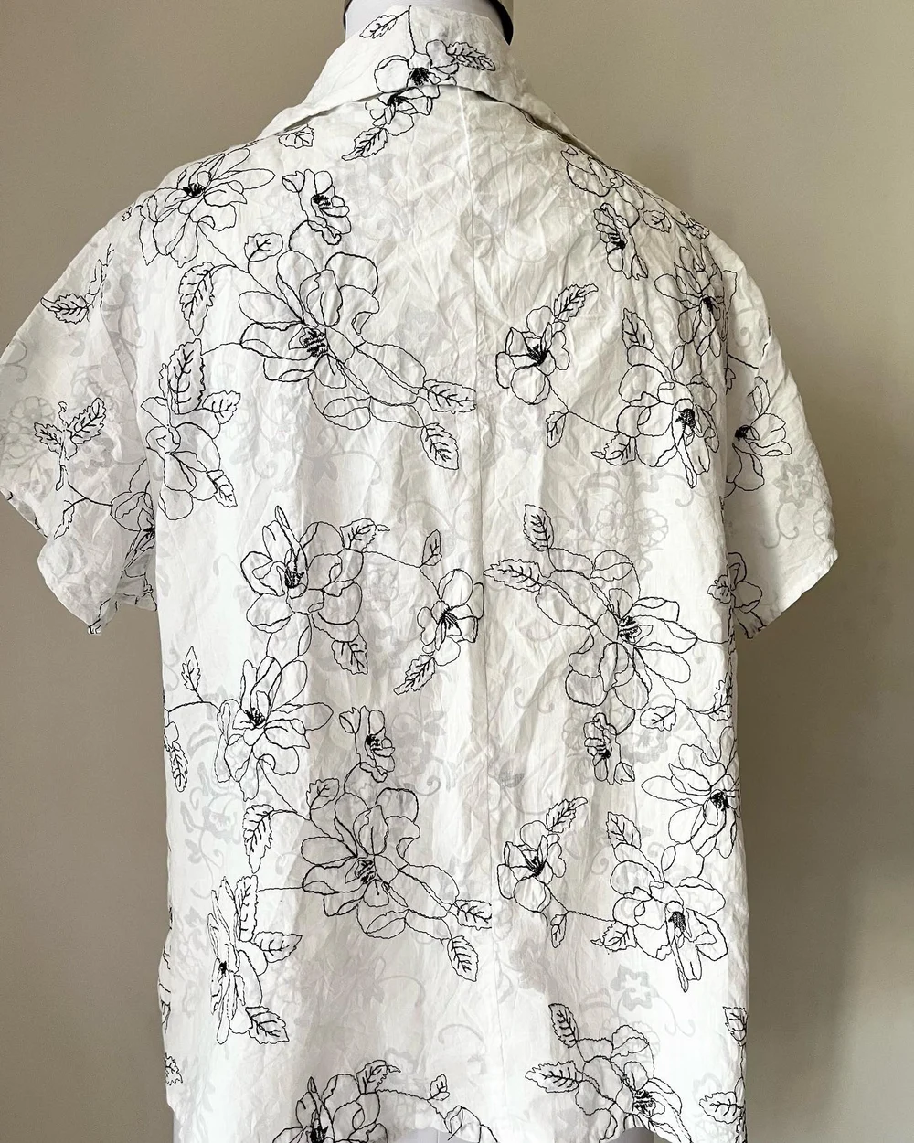 White Embroidery shirt 