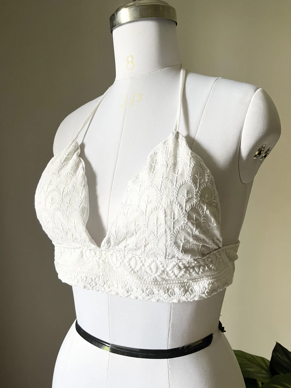 White halter-neck brallet top 