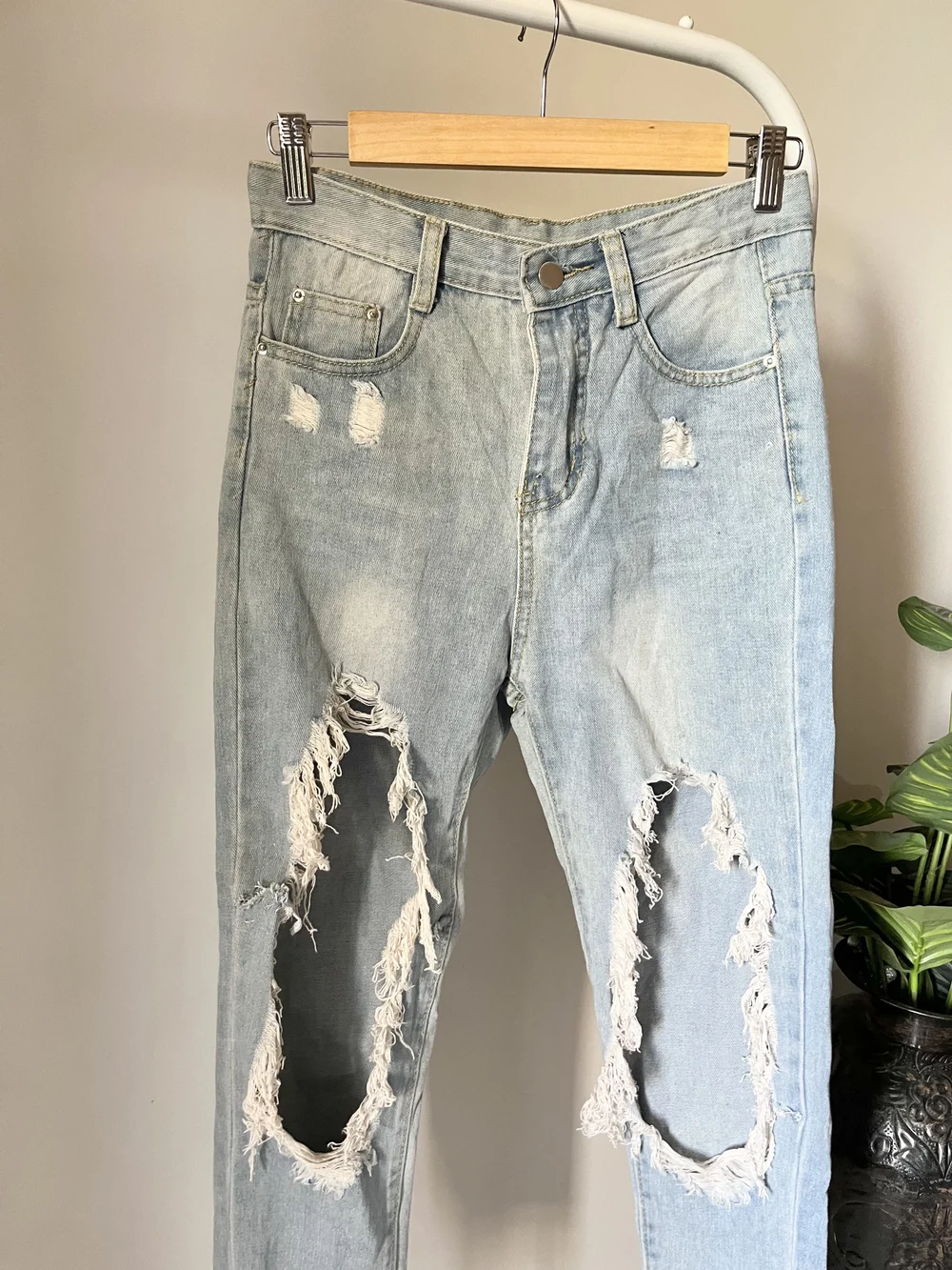 Front Ripped straight fit Jeans