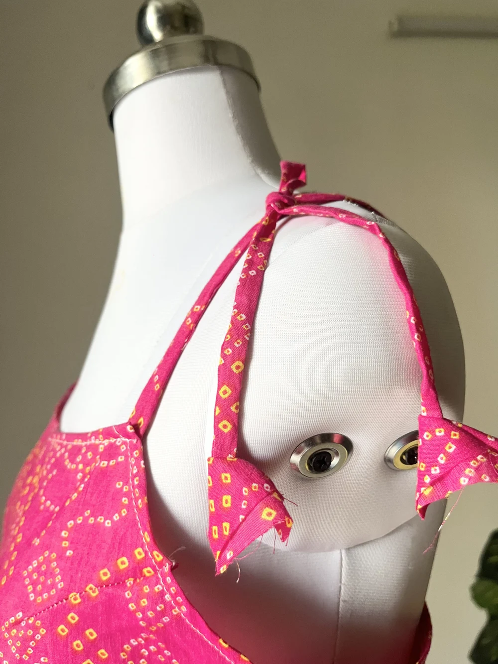 Bandhani print tie-up top 