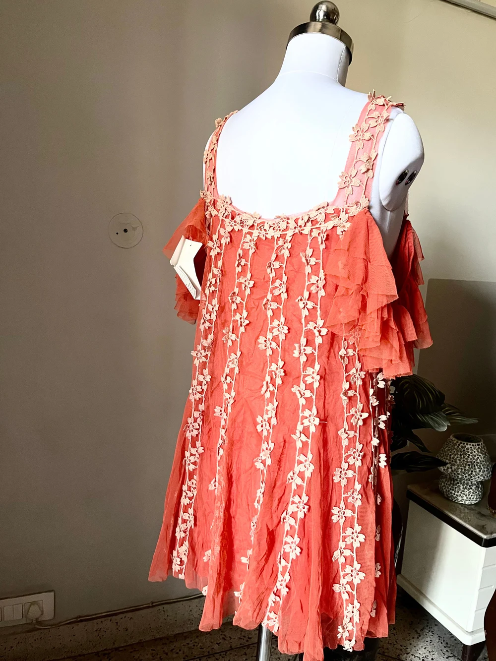 Applique work orange cold-shoulder dress 
