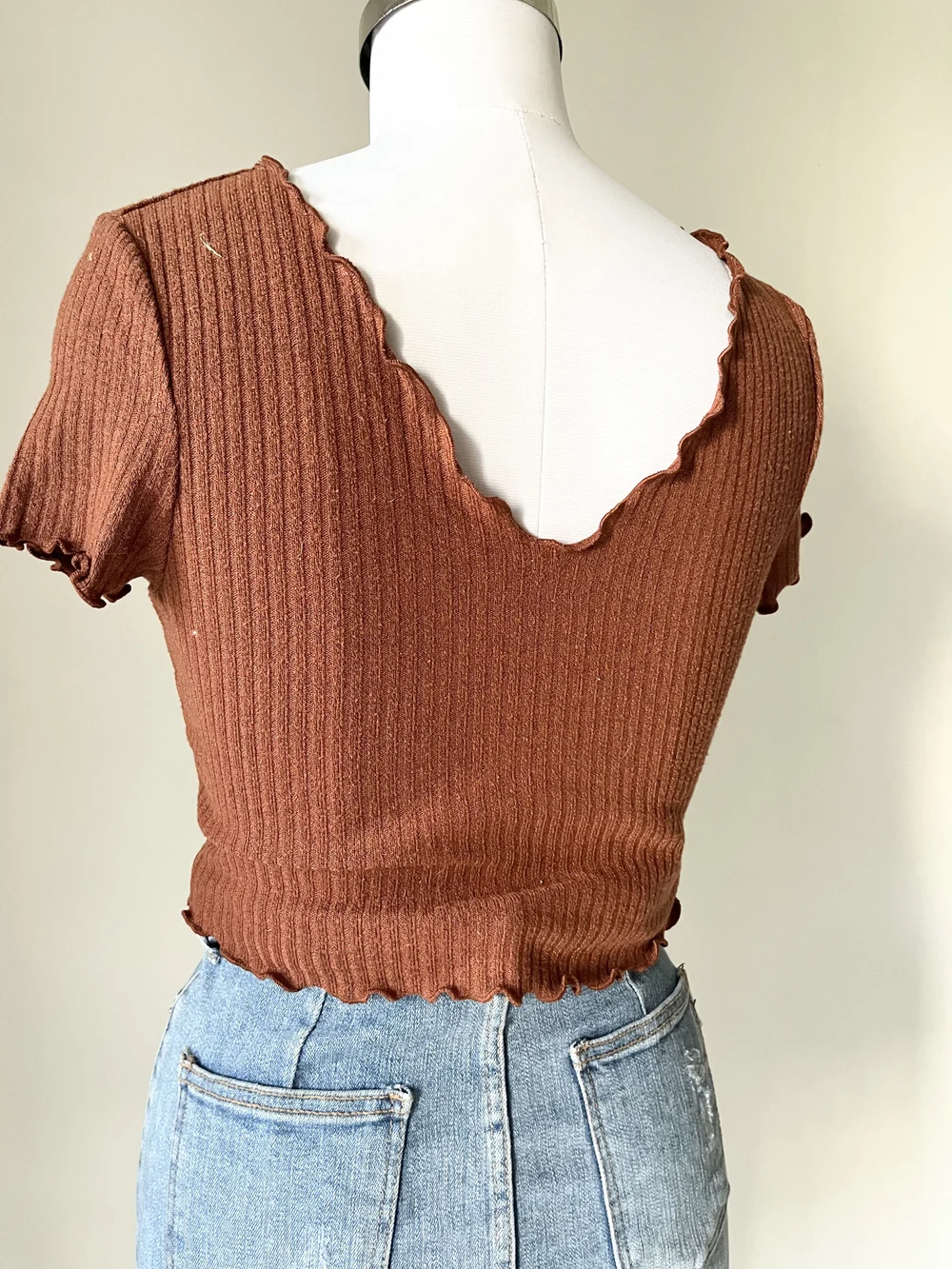 Brown lettuce rib top 