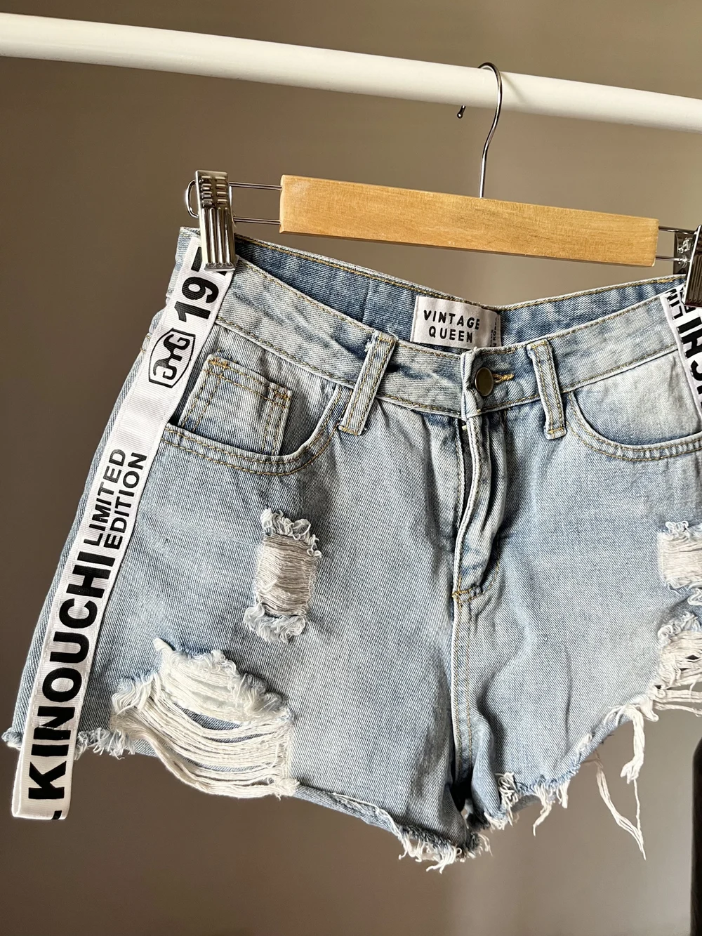 Printed stripe ripped shorts