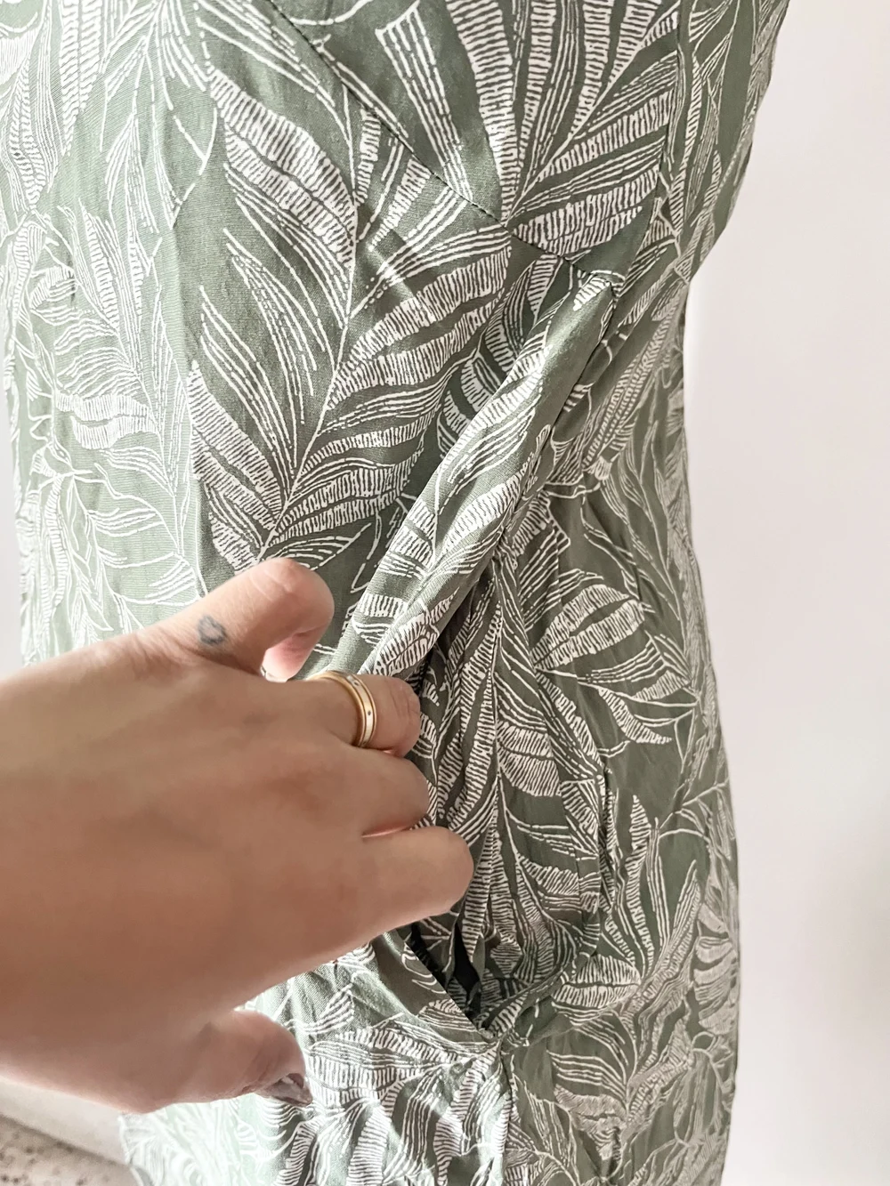 Green leaf prints dress