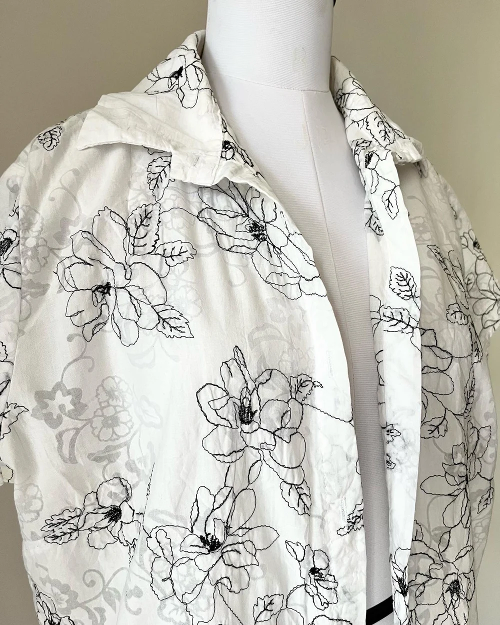 White Embroidery shirt 