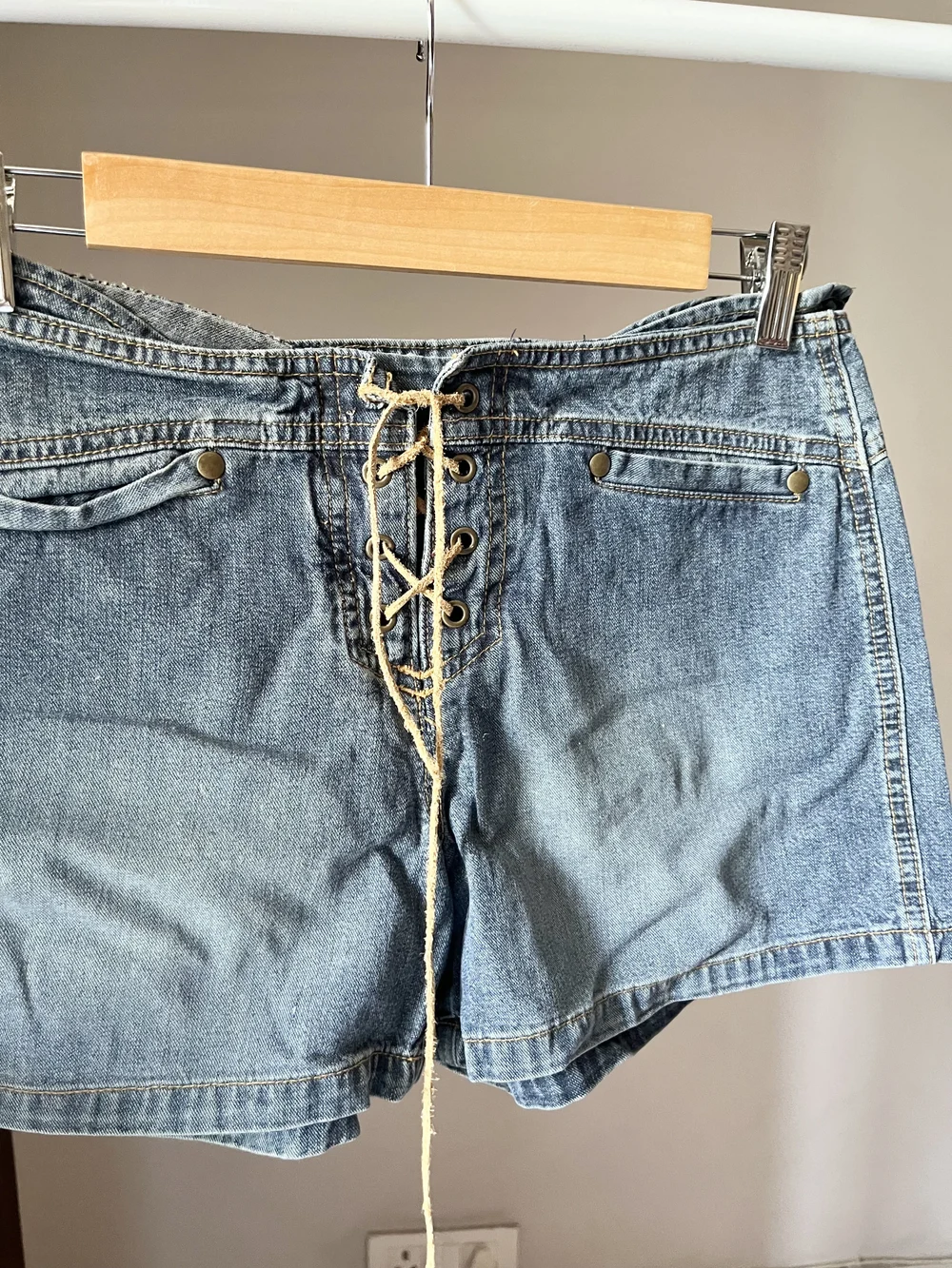 Tie-up blue shorts