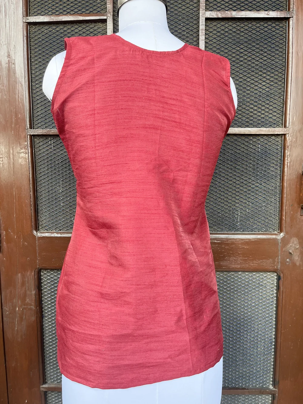Wine sleeveless kurti