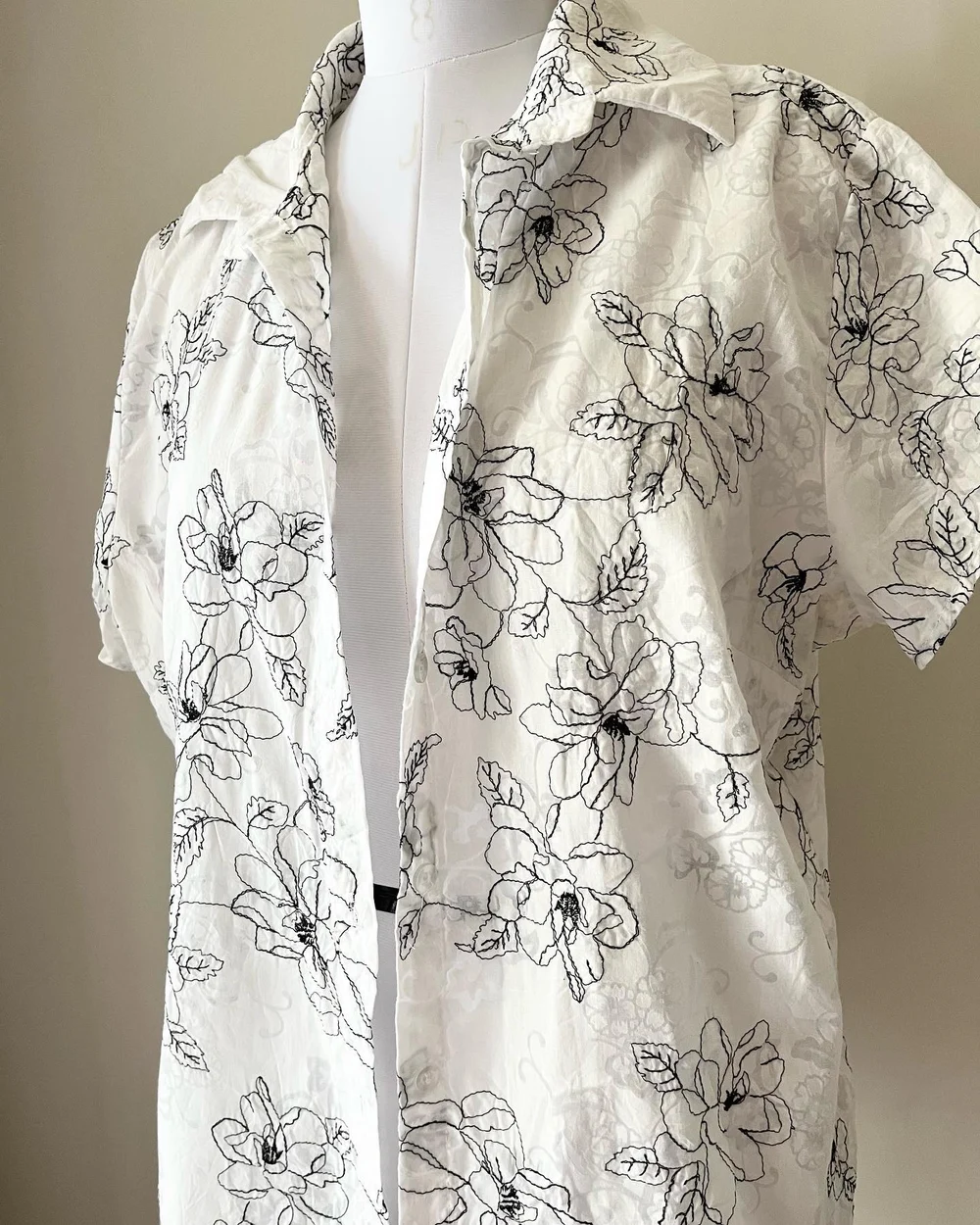 White Embroidery shirt 