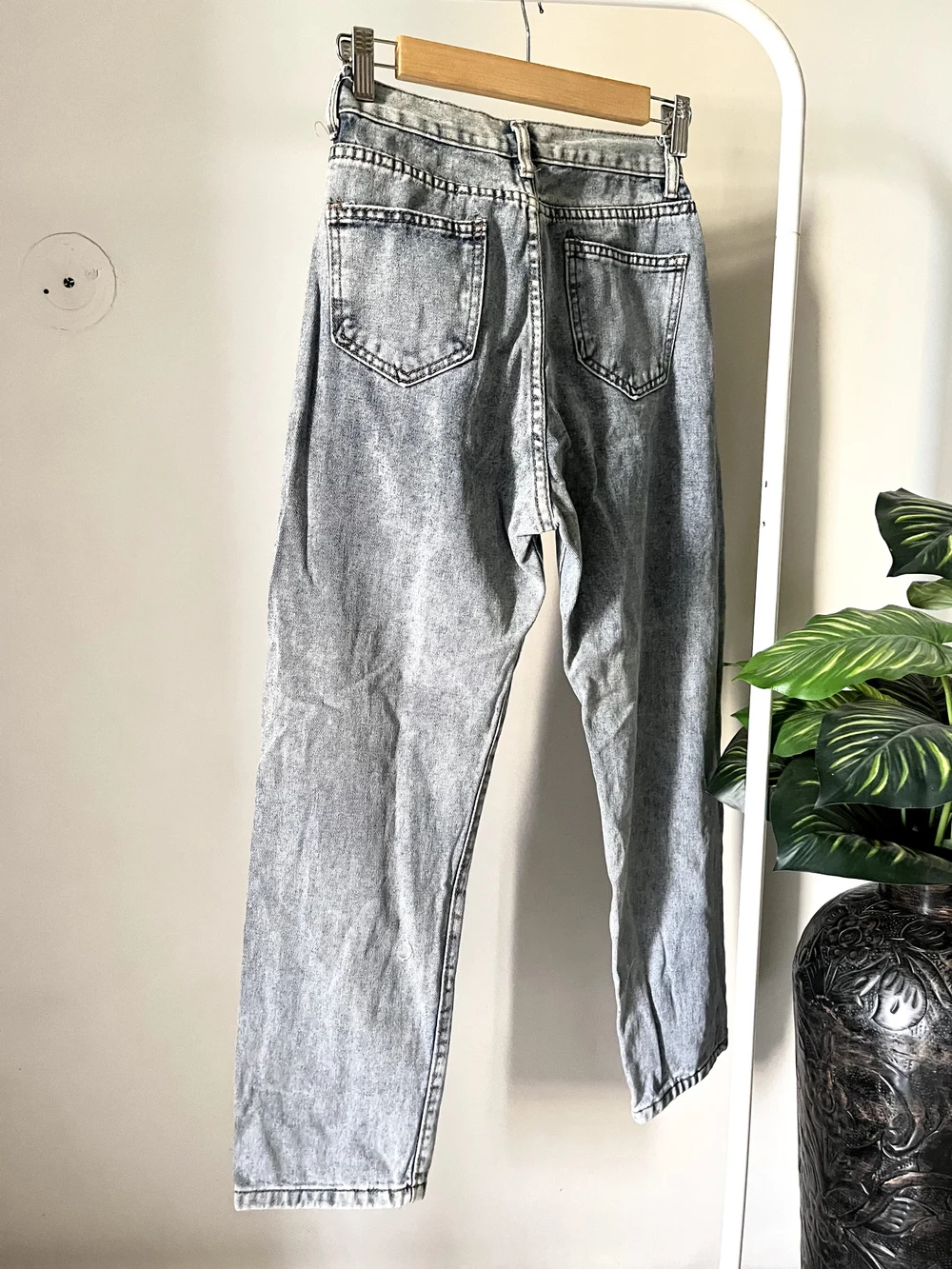 Dark shade highwaist denim 