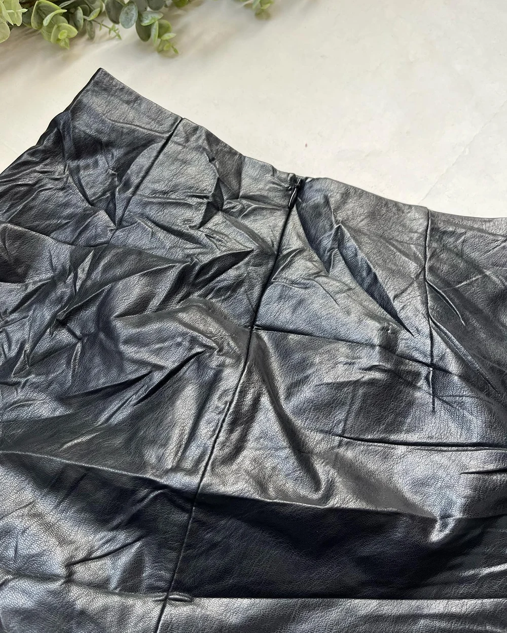 Tulip leather skirt 