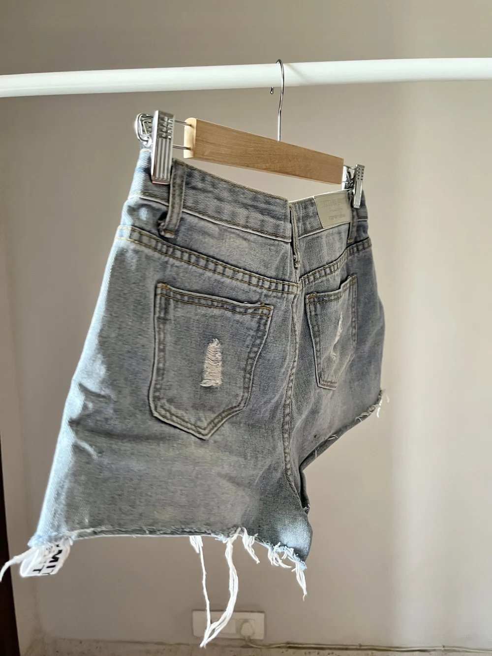 Printed stripe ripped shorts