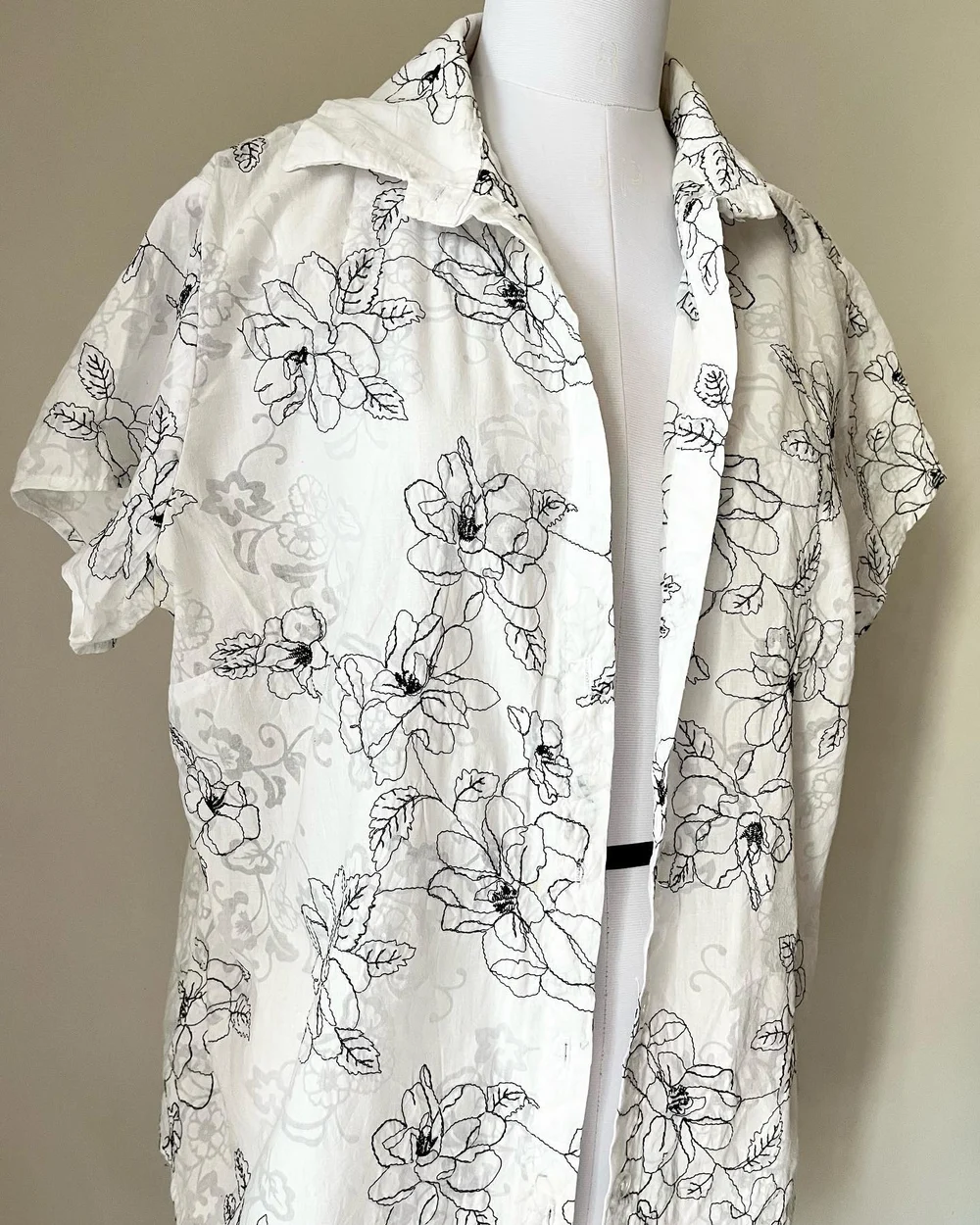 White Embroidery shirt 