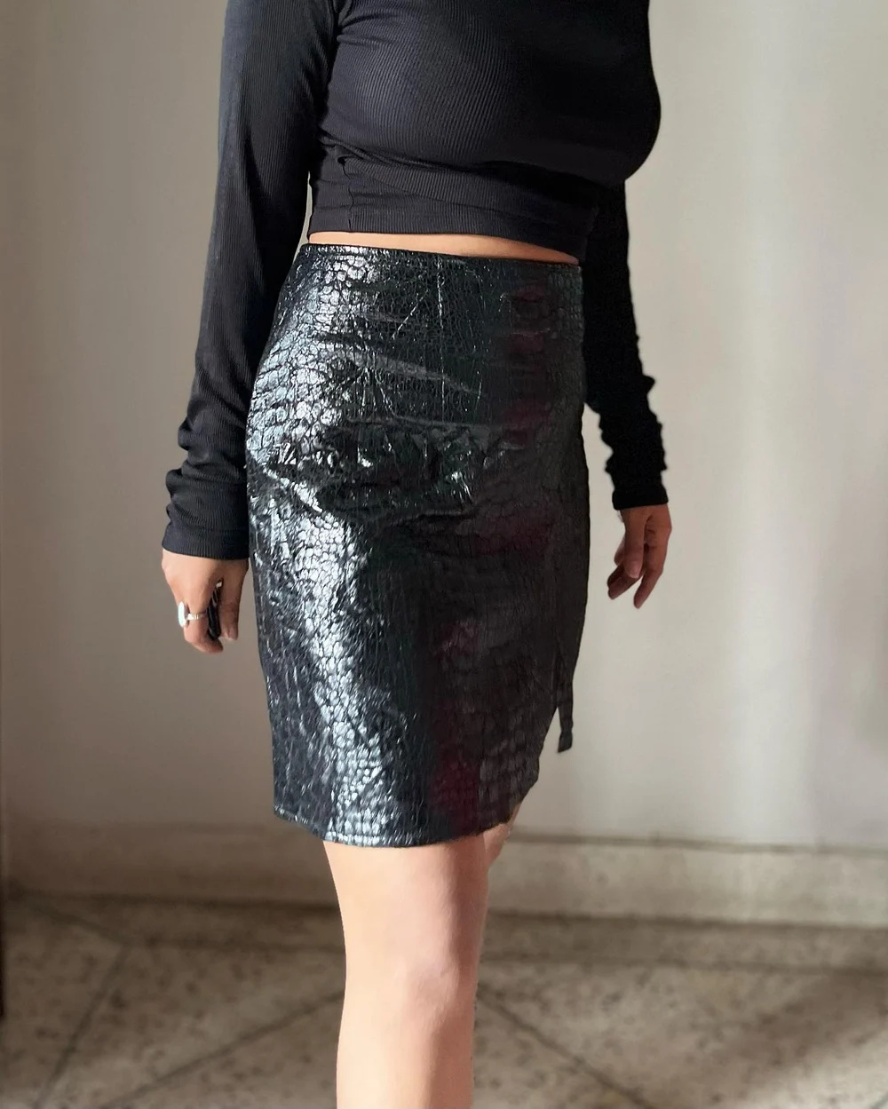 Leather slit skirt 