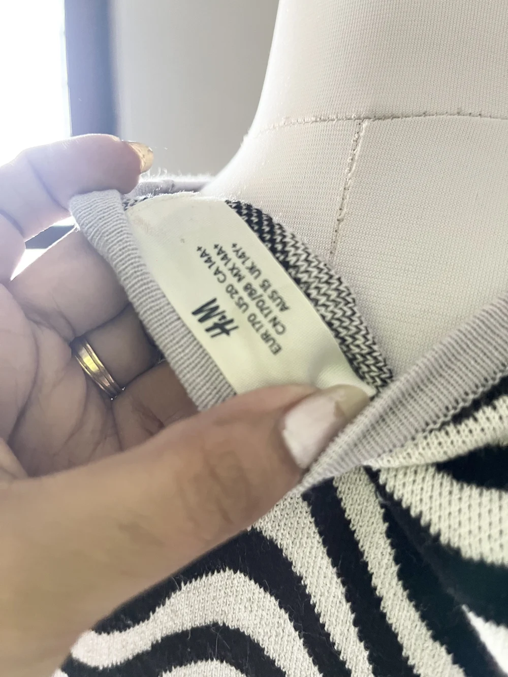 B/W wave printed top 